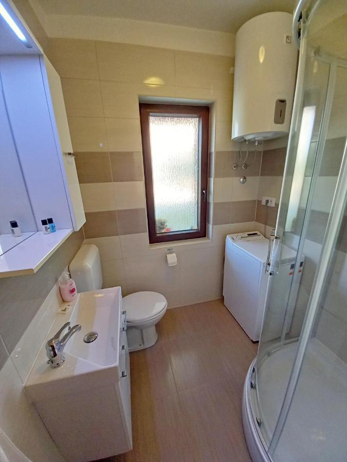 Apartments Tina & Denis プーラ エクステリア 写真