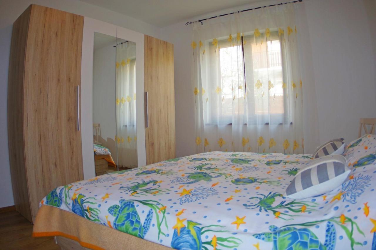 Apartments Tina & Denis プーラ エクステリア 写真