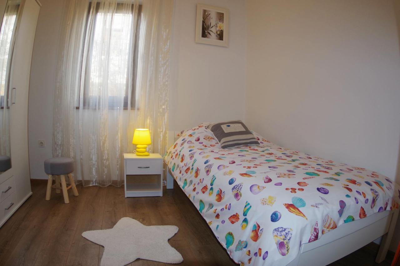 Apartments Tina & Denis プーラ エクステリア 写真